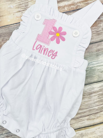 Monogrammed baby girl cake smash outfit with 1 and daisy, girls floral birthday bubble outfit, daisy 1st birthday outfit in white